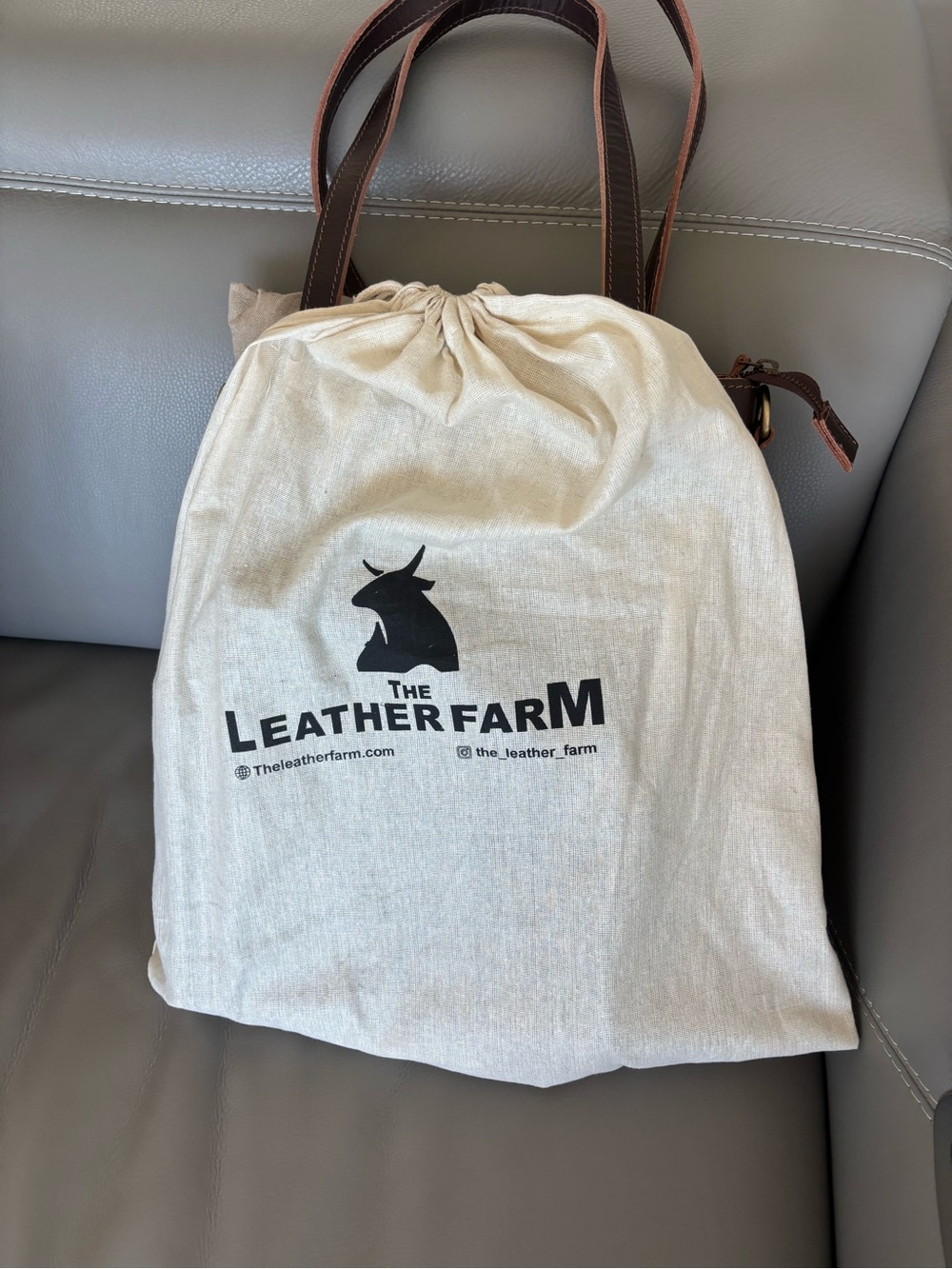 Classic Brown Leather Tote Bag - Picture 3 of 6